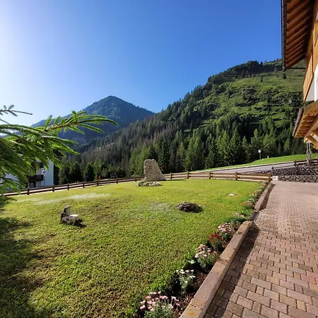 Alpenroyal - Check-in At Garni Royal